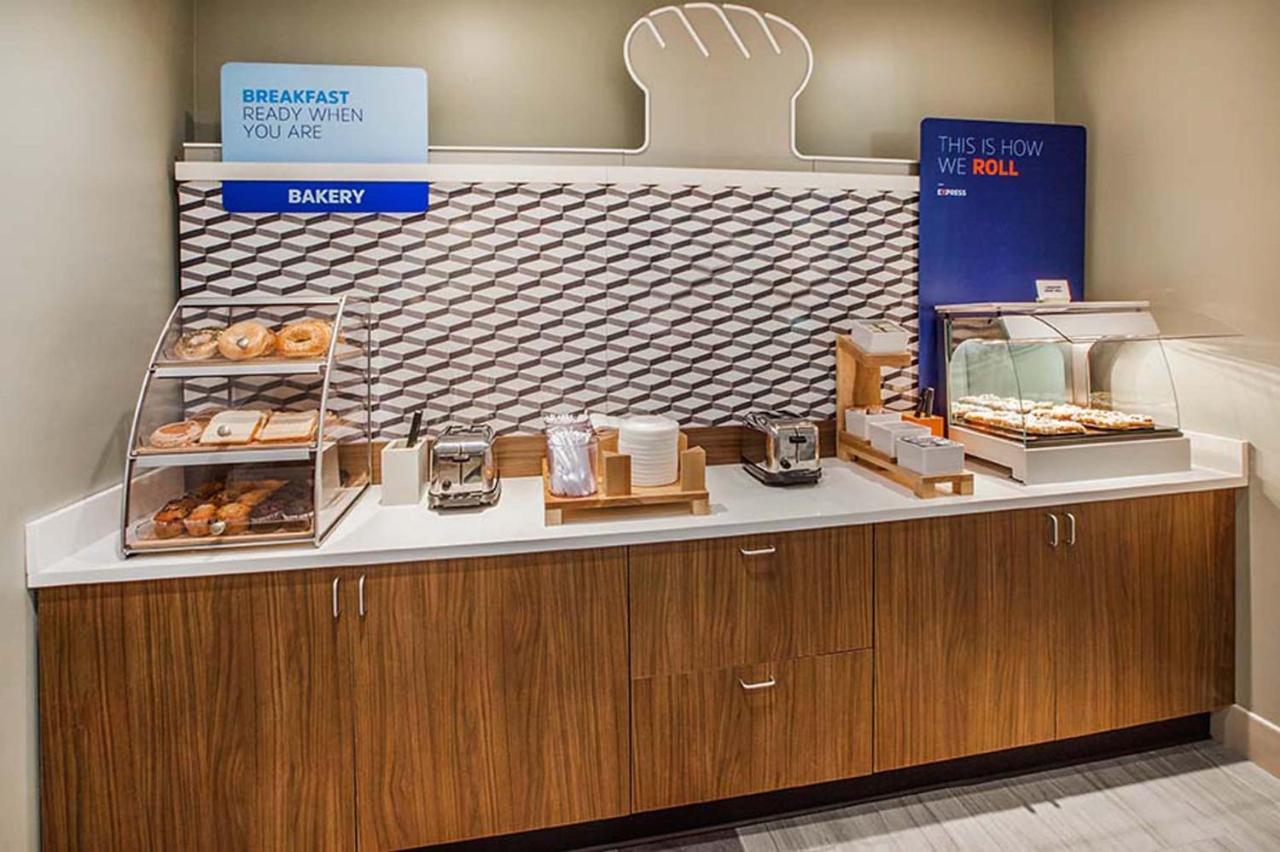 Holiday Inn Express Hotel & Suites Dayton-Centerville By Ihg Экстерьер фото